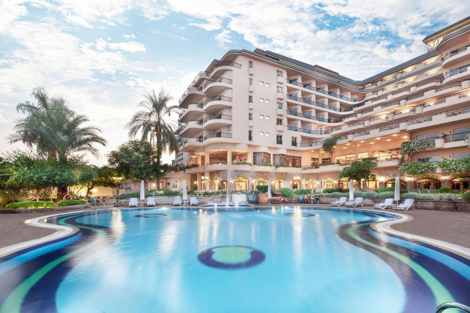 Steigenberger Nile Palace Luxor - Convention Center Екстериор снимка The Royal